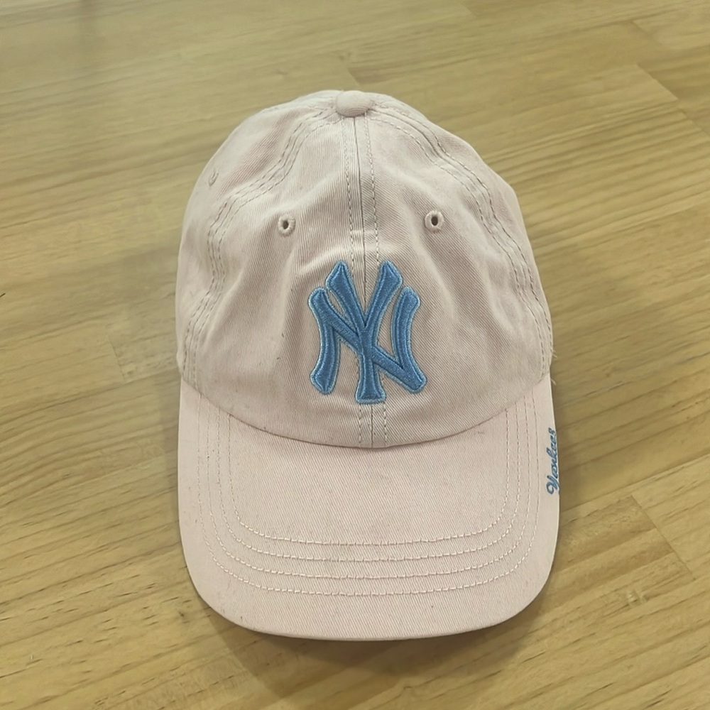 pink Yankees baseball cap